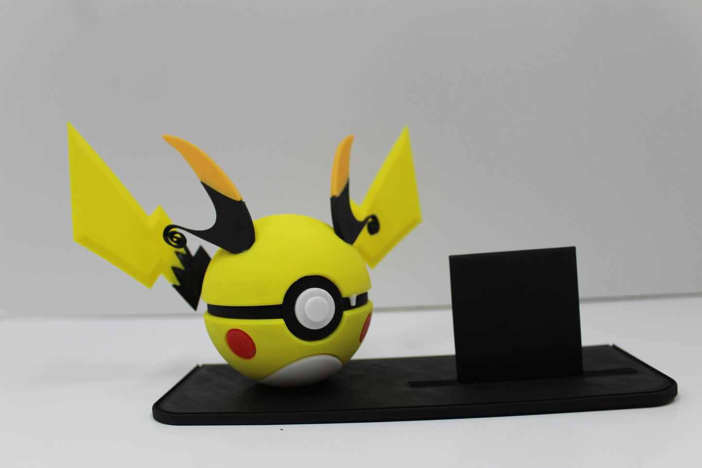 Pikachu, Female Pikachu & Raichu Pokéball Display Collection