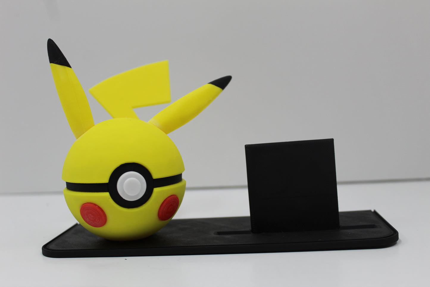 Pikachu, Female Pikachu & Raichu Pokéball Display Collection