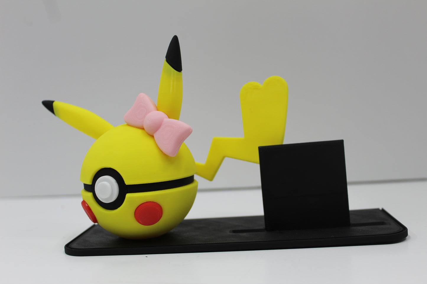 Pikachu, Female Pikachu & Raichu Pokéball Display Collection